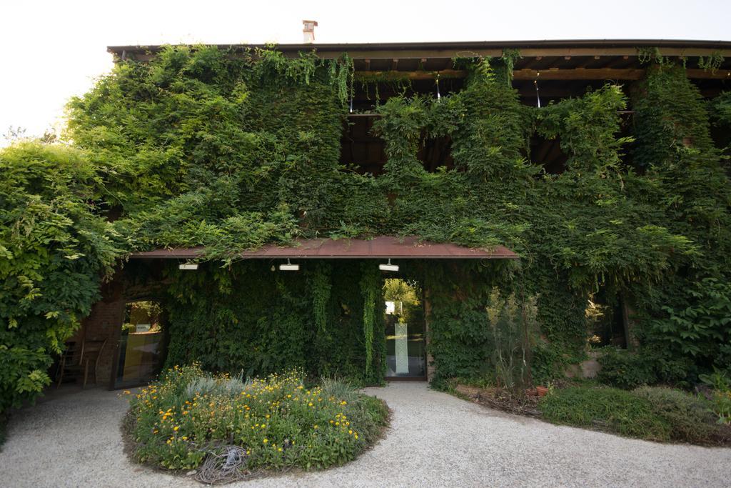 Locanda Dei Melograni Gossolengo Exterior foto